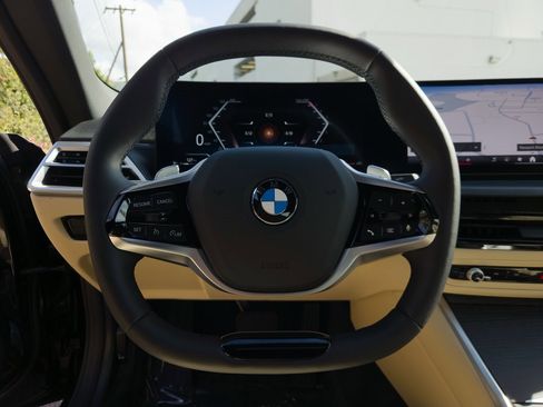 Used 2025 BMW 430i Convertible w/ Convenience Package image 15