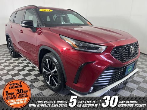 Used 2021 Toyota Highlander XSE AWD/4WD image 2