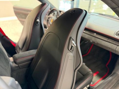 Used 2020 Porsche 718 Cayman GT4 RWD image 41
