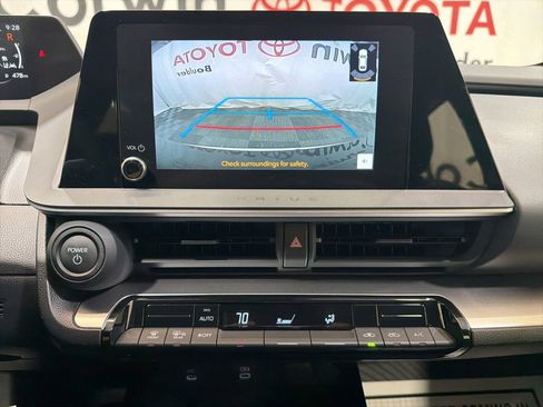 Used 2025 Toyota Prius LE AWD/4WD image 30