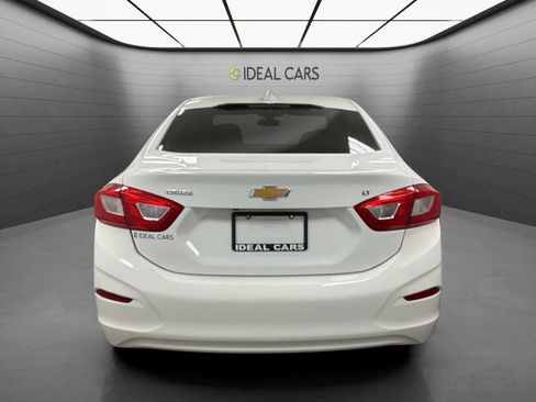 Used 2017 Chevrolet Cruze LT w/ Convenience Package FWD image 6