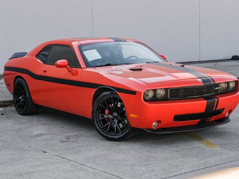 Used 2009 Dodge Challenger SRT8 w/ SRT Option Group II image 7