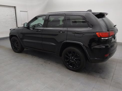 Used 2019 Jeep Grand Cherokee Altitude image 3