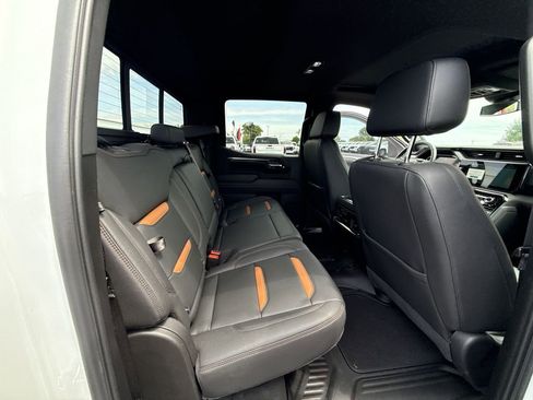 Certified 2025 GMC Sierra 1500 AT4 w/ AT4 Preferred Package AWD/4WD image 34