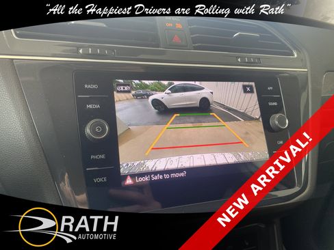 Used 2023 Volkswagen Tiguan SE AWD/4WD image 15