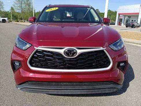 Used 2023 Toyota Highlander XLE FWD image 8