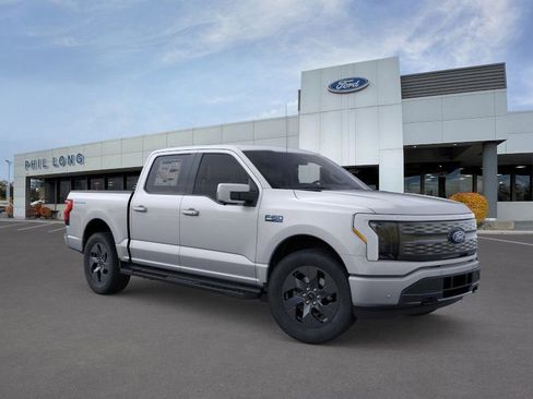 New 2025 Ford F150 Lightning Lariat image 7