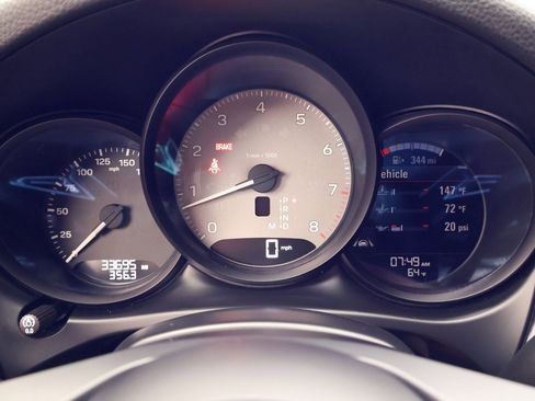 Certified 2022 Porsche Macan S image 16