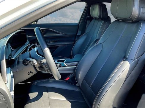 Used 2024 Cadillac Lyriq Luxury RWD image 21