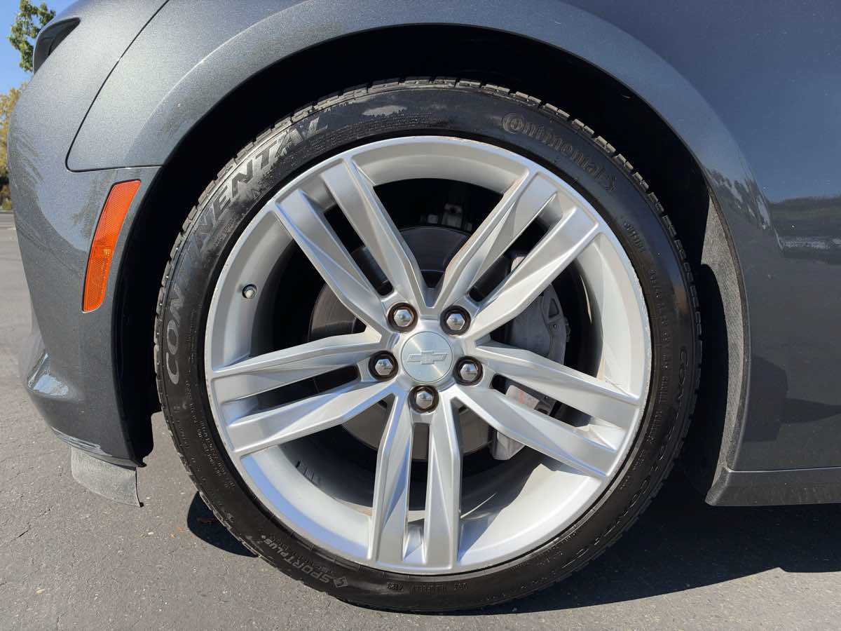 Used 2018 Chevrolet Camaro SS RWD image 9