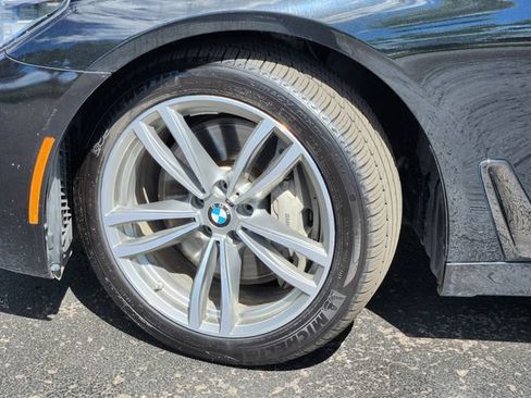 Used 2018 BMW 750i xDrive AWD/4WD image 10