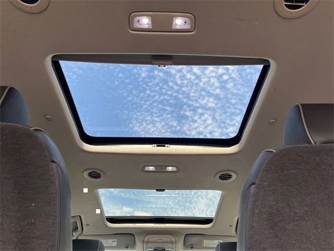 Used 2020 Buick Enclave Avenir w/ Avenir Technology Package image 17