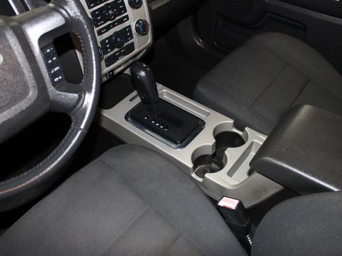 Used 2010 Ford Escape XLT FWD image 16