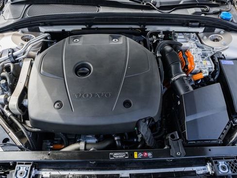 Certified 2023 Volvo S60 T8 Ultimate image 17