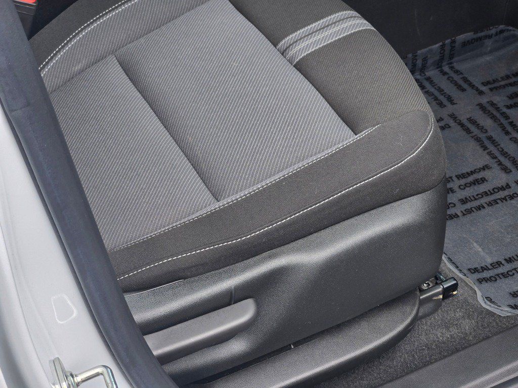 Certified 2024 Chevrolet Blazer LT w/ Convenience Package FWD image 8