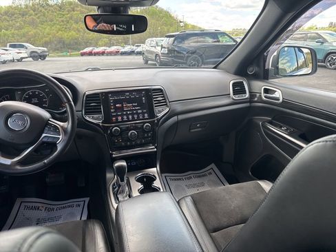 Used 2022 Jeep Grand Cherokee Laredo X image 14