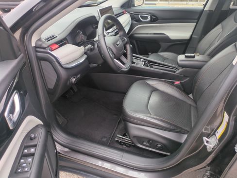 Used 2022 Jeep Compass Limited AWD/4WD image 8