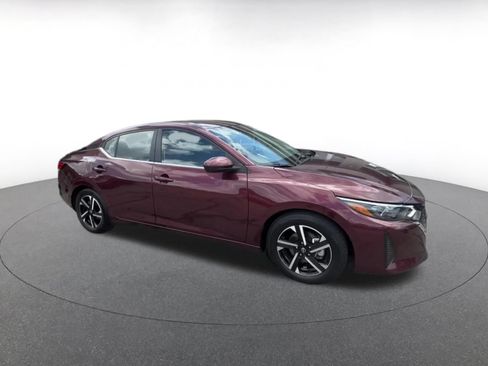 Used 2025 Nissan Sentra SV FWD image 2
