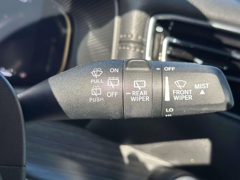 Used 2024 Jeep Wagoneer L Series II w/ Flexible Seating Group image 17