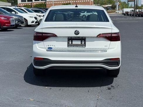 Used 2023 Volkswagen Jetta SE FWD image 5
