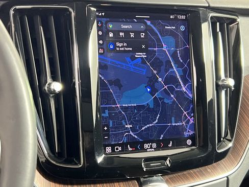 Certified 2023 Volvo XC60 B5 Plus image 19