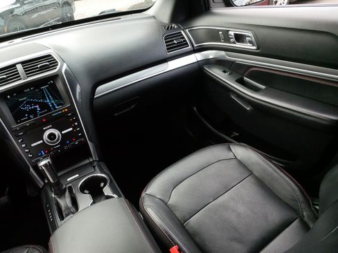 Used 2019 Ford Explorer Sport AWD/4WD image 11