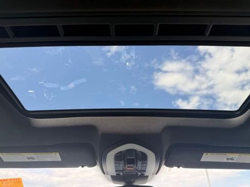 Used 2016 Porsche Cayenne image 16