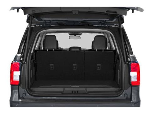 Used 2023 Ford Expedition Max XLT image 11