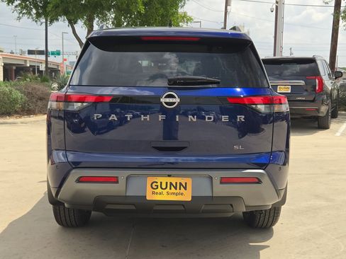 New 2026 Nissan Pathfinder SL FWD image 4