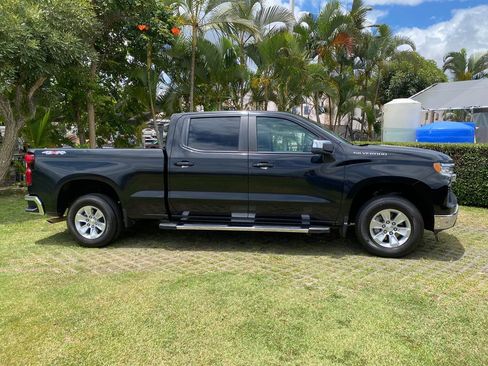 Used 2023 Chevrolet Silverado 1500 LT w/ Protection Package AWD/4WD image 8