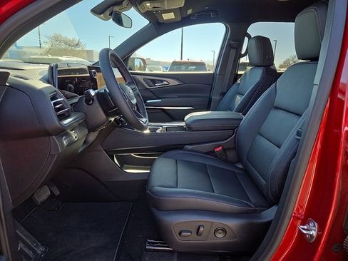 New 2026 Chevrolet Traverse LT image 10