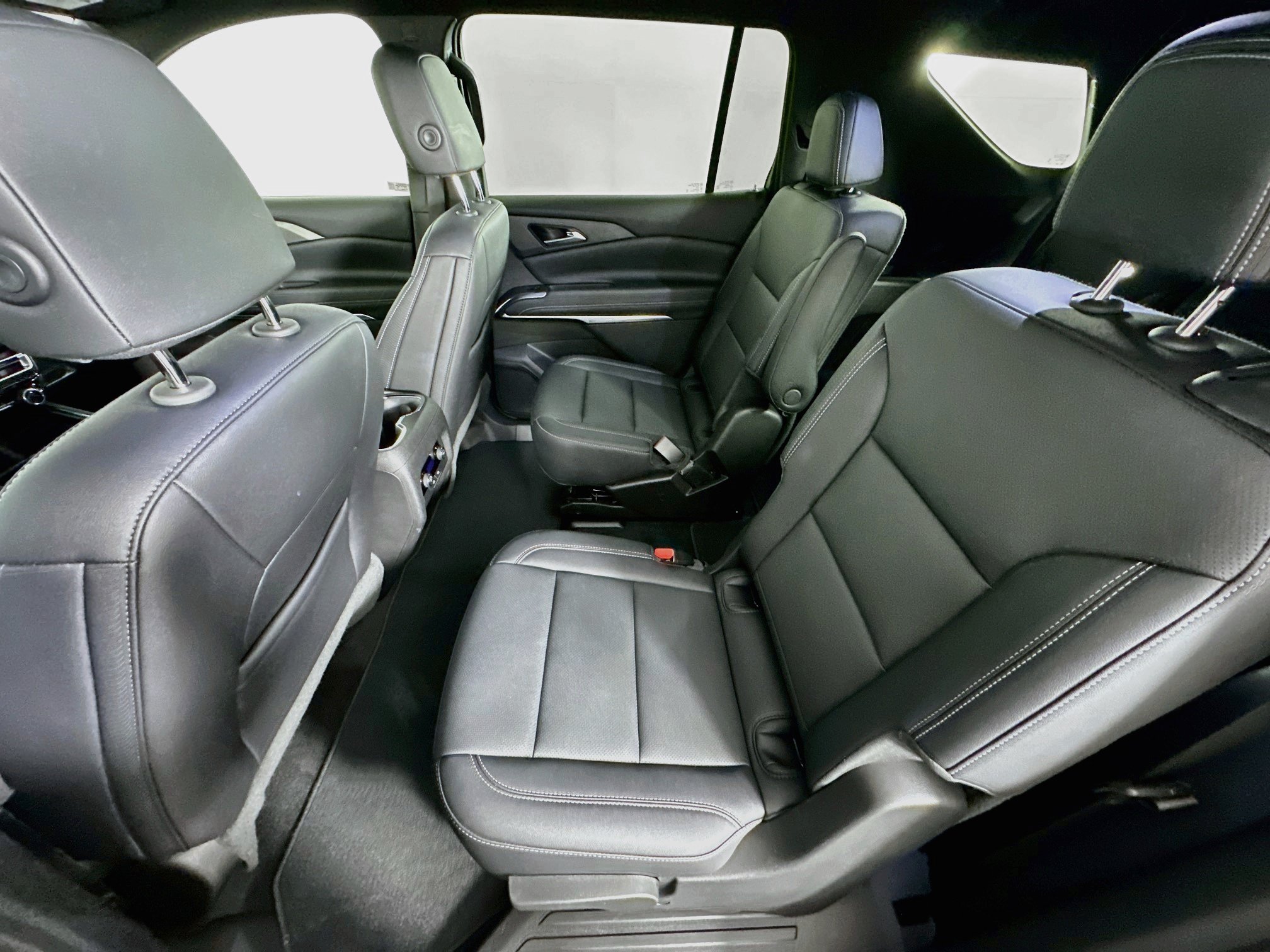 Used 2026 Chevrolet Traverse LT FWD image 28