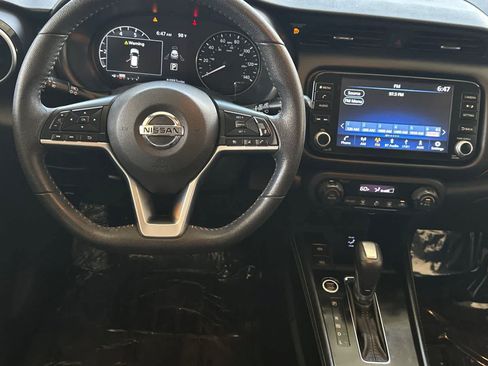 Used 2021 Nissan Kicks SR w/ Interior Electronics Package FWD image 16