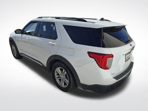Used 2021 Ford Explorer XLT image 7