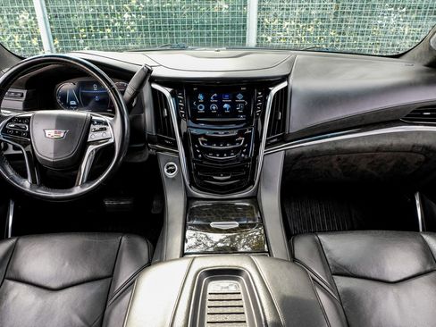 Used 2019 Cadillac Escalade ESV Platinum image 13