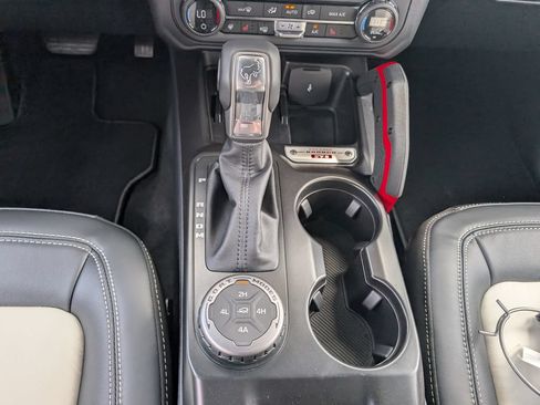 New 2026 Ford Bronco Outer Banks w/ Sasquatch Package AWD/4WD image 15