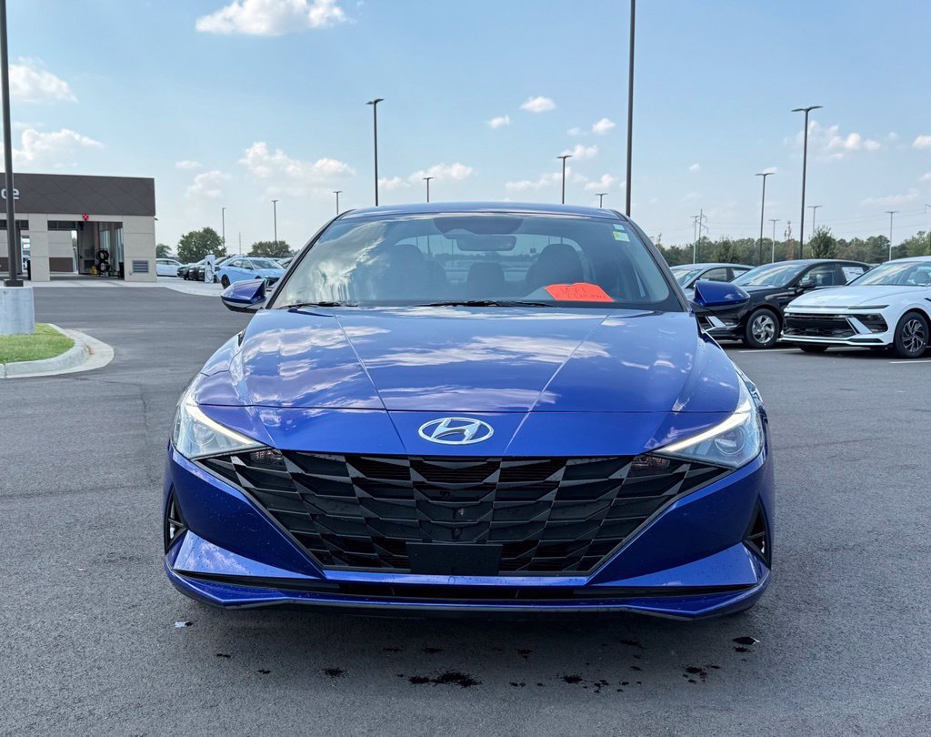 Used 2023 Hyundai Elantra SEL w/ Convenience Package FWD image 2