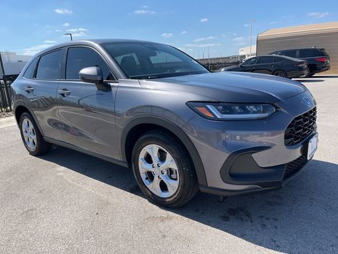 Certified 2023 Honda HR-V LX image 3