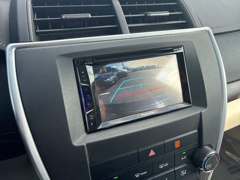 Used 2016 Toyota Camry LE image 23