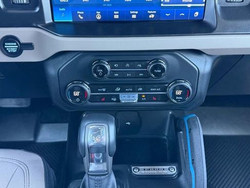 Used 2023 Ford Bronco Wildtrak AWD/4WD image 26