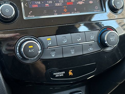 Used 2019 Nissan Rogue Sport S image 19