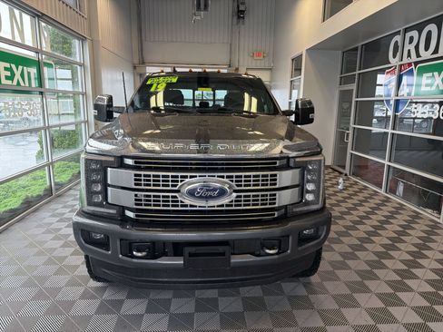 Used 2019 Ford F250 Platinum w/ Platinum Ultimate Package AWD/4WD image 2