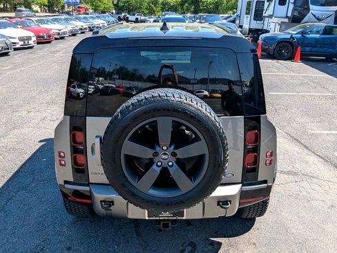 Used 2023 Land Rover Defender 110 X-Dynamic SE image 9