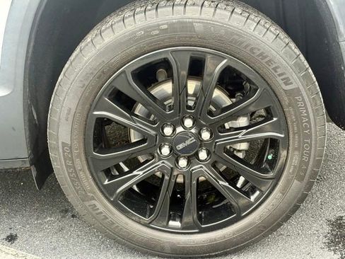 Used 2023 GMC Acadia SLE w/ Driver Convenience Package FWD image 31