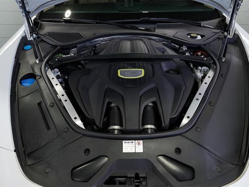 Used 2020 Porsche Panamera 4 image 70