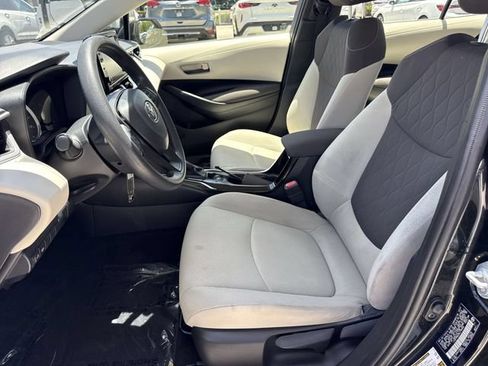 Used 2022 Toyota Corolla LE FWD image 11