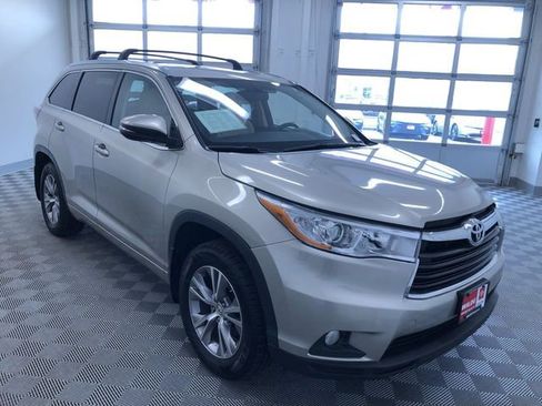 Used 2015 Toyota Highlander XLE image 33