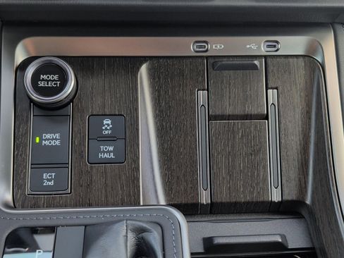 Certified 2024 Lexus GX 550 w/ Cold Area Package AWD/4WD image 20