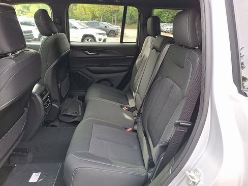 New 2025 Jeep Grand Cherokee Laredo X w/ Luxury Tech Group I image 6