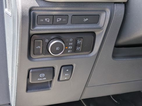 Used 2024 Ford F150 Lariat w/ FX4 Off-Road Package image 15